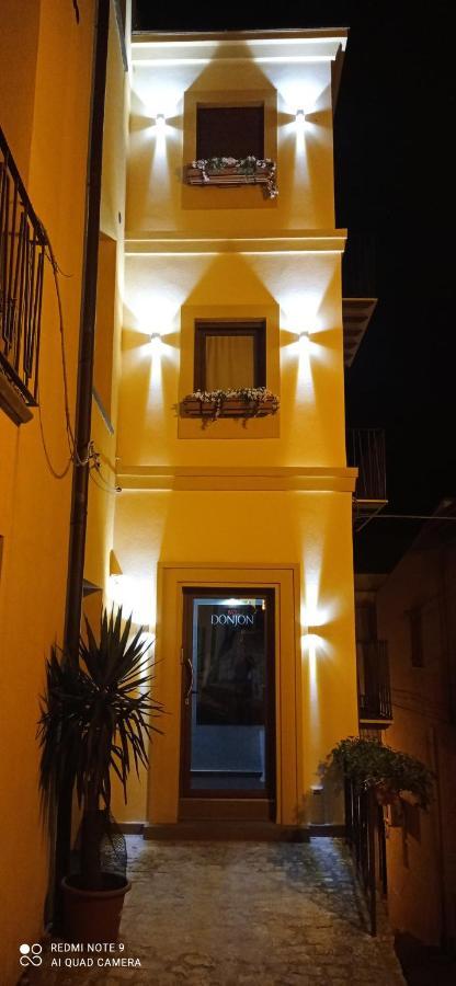 Donjon Suite Centro Storico Castelbuono  Exterior photo